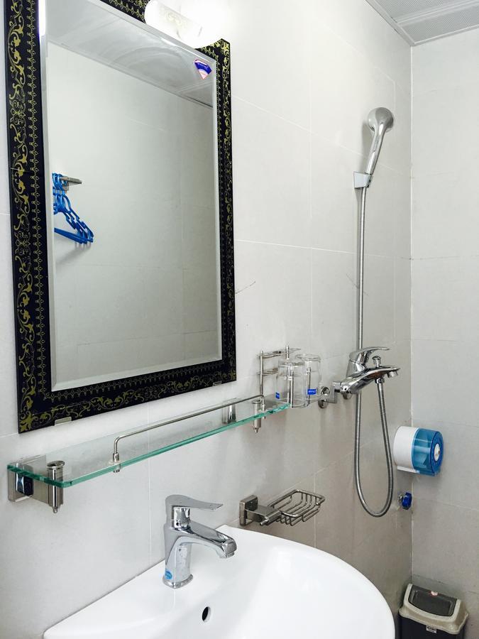 Awa Downtown Hostel Ханой Екстер'єр фото