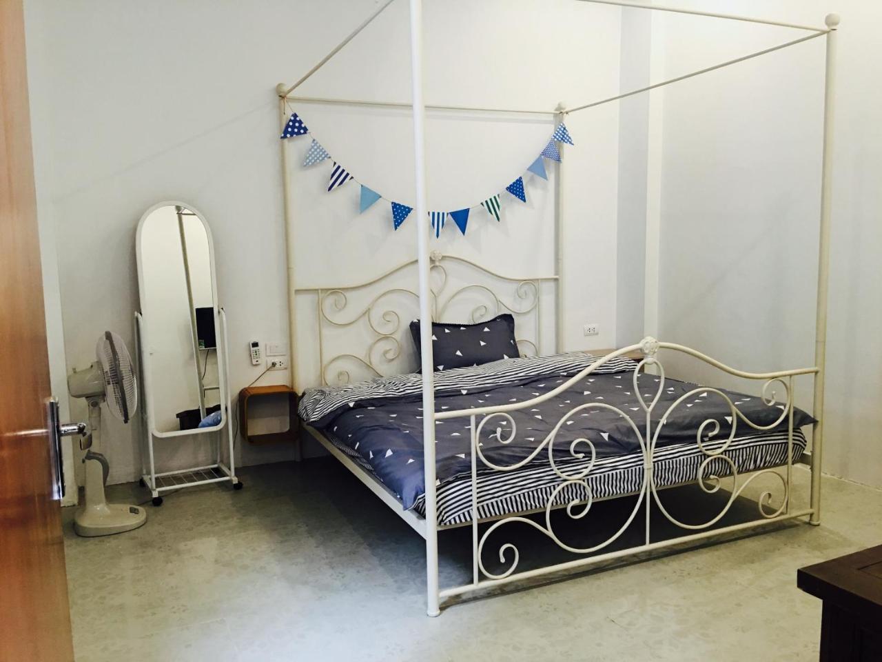 Awa Downtown Hostel Ханой Екстер'єр фото